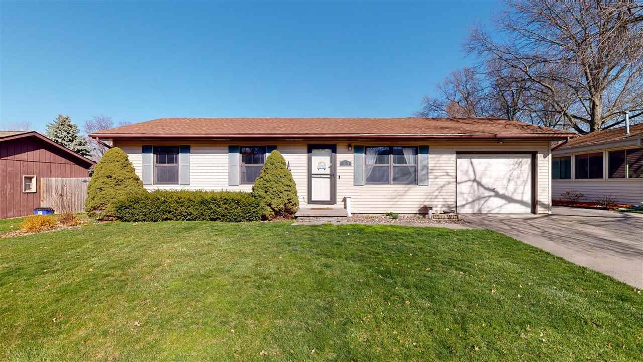 1914 Grantwood St, Iowa City, IA 52240