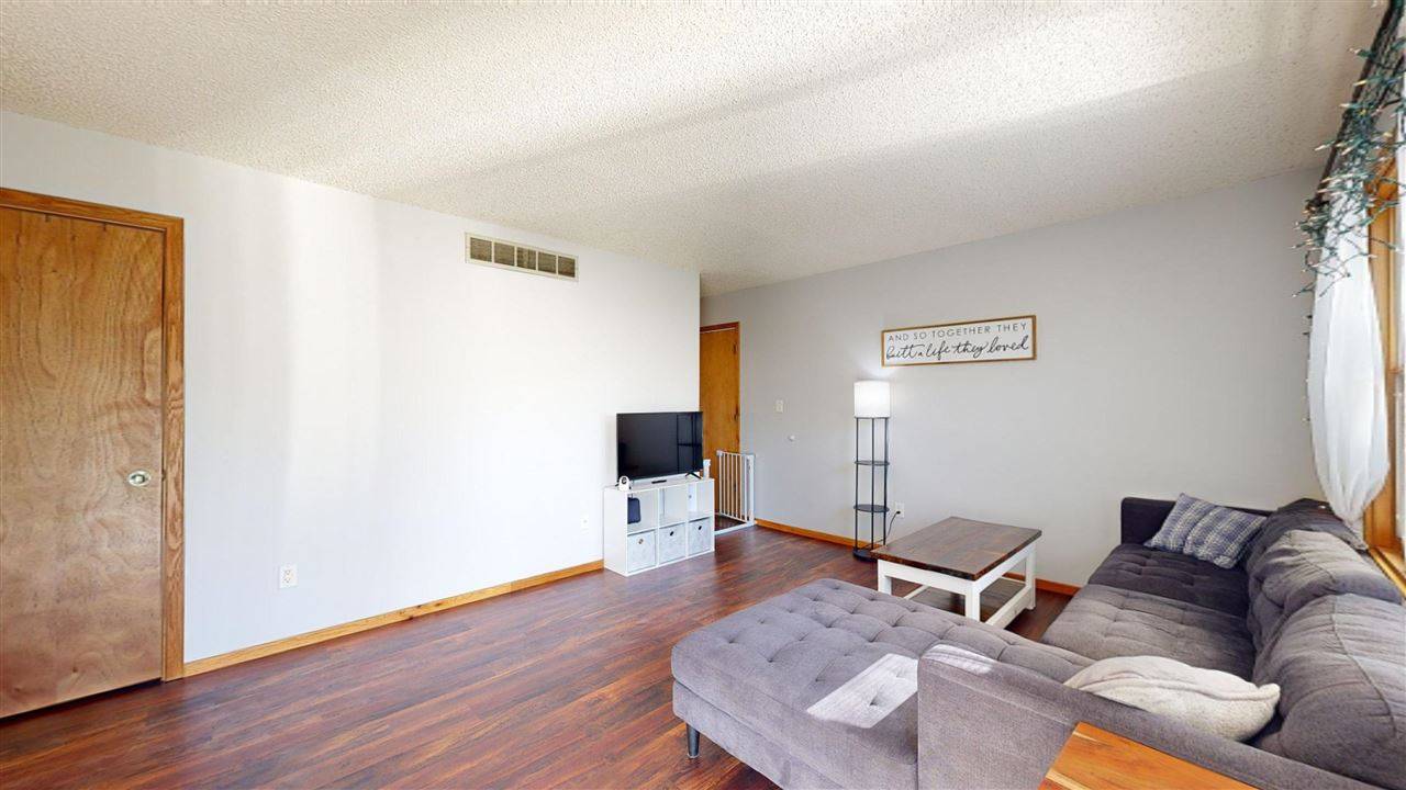 Iowa City, IA 52240,1914 Grantwood St