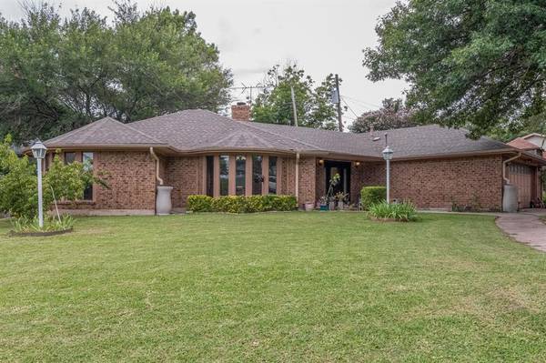 2440 Briarcliff Drive, Irving, TX 75062