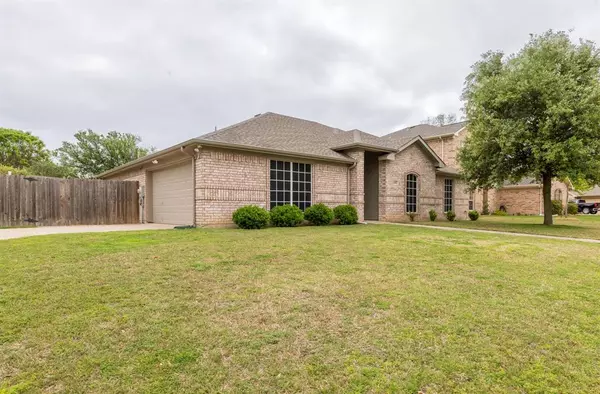 1005 Blue Gill Lane, Crowley, TX 76036