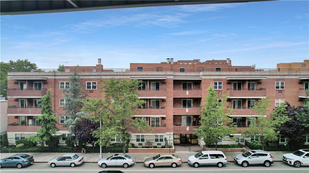 Brooklyn, NY 11209,9718 Ft Hamilton Pkwy #3E