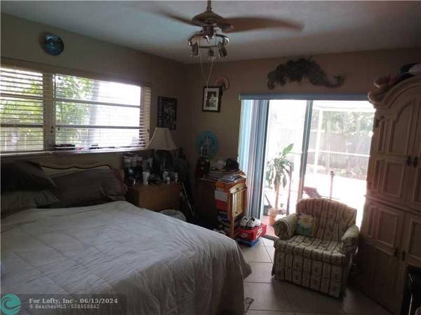 Pompano Beach, FL 33062,1570 SE 23RD AVE