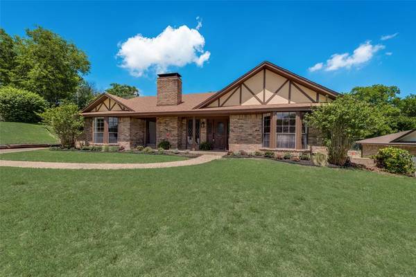 1801 Northtown Drive, Grand Prairie, TX 75050