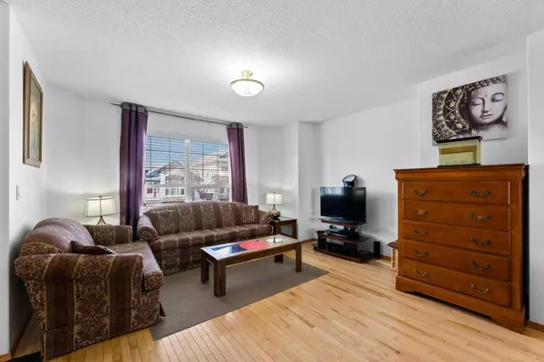 Calgary, AB T3M 1E5,166 Cramond CIR SE