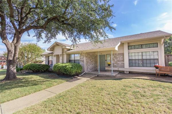 306 Hillside Court, Garland, TX 75043