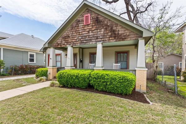 1320 College Avenue, Fort Worth, TX 76104