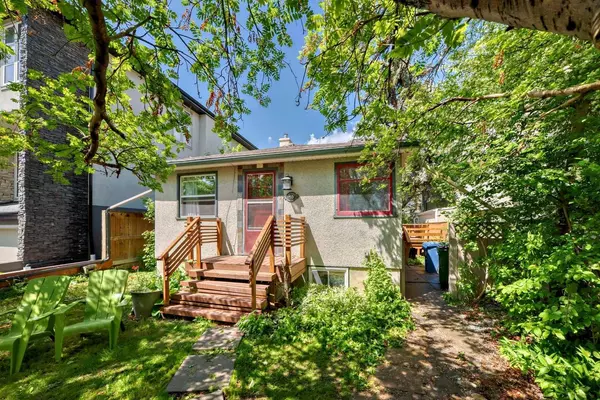 10 St Monica AVE Southeast, Calgary, AB T2G 3Y3