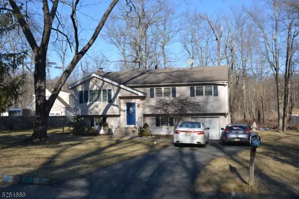 5 Hidden Glen Rd, Washington Twp., NJ 07853