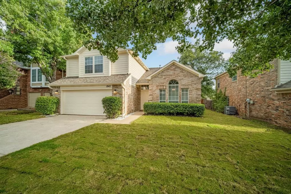 Grapevine, TX 76051,1942 Lilac Lane