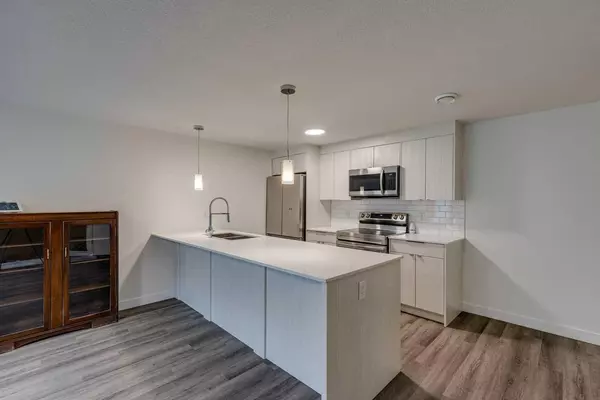 Calgary, AB T3K 2R9,127 Panatella SQ NW