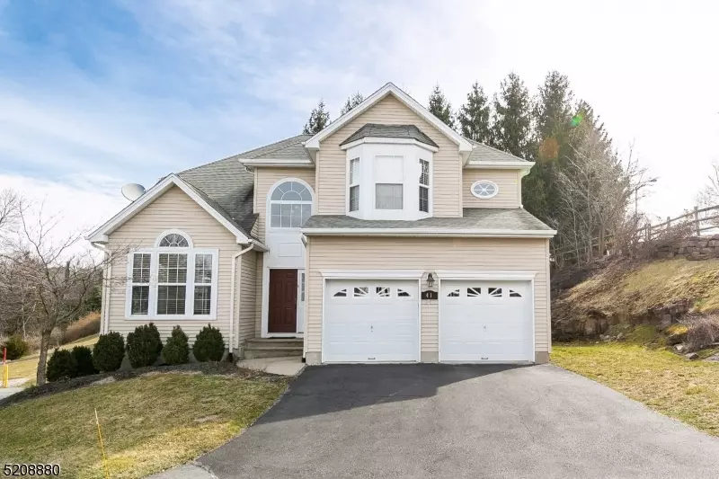 41 Canada Goose Dr, Allamuchy Twp., NJ 07840