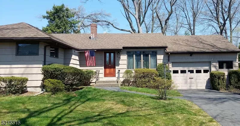 223 Diane Pl, Paramus Boro, NJ 07652