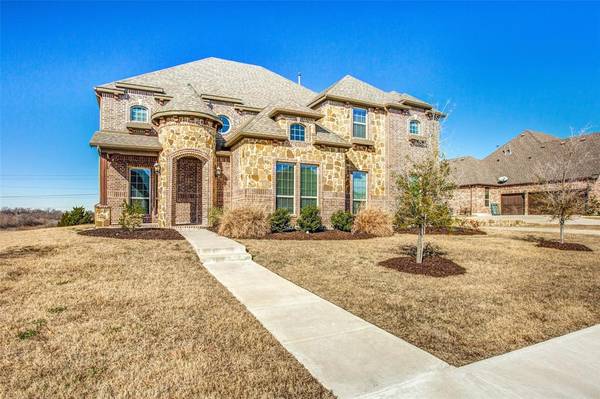 148 Falcon Point Drive, Heath, TX 75032