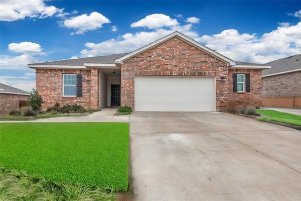 2629 Salado Creek Lane, Glenn Heights, TX 75154