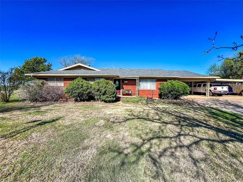 405 S Breustedt Street, Weinert, TX 76388