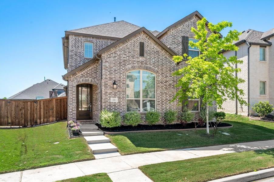 12324 Iveson Drive, Fort Worth, TX 76052