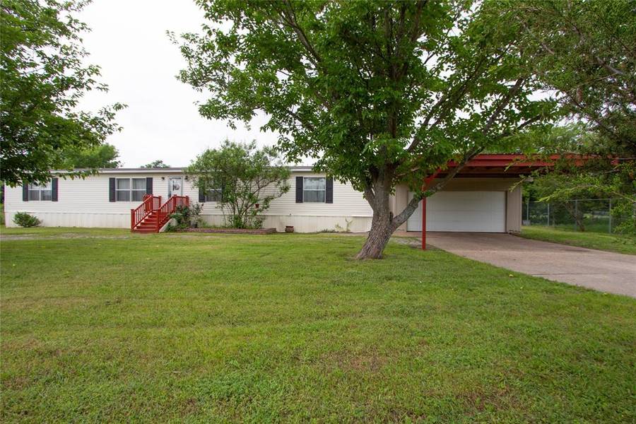 120 Woolard Drive, Alvarado, TX 76009