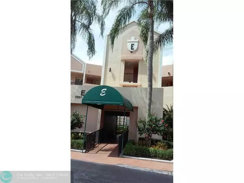 7347 Fairfax Dr  #212, Tamarac, FL 33321