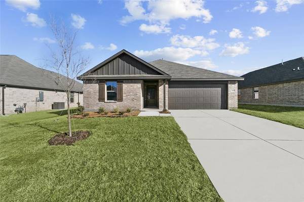 537 Meadow Run Drive, Van Alstyne, TX 75495