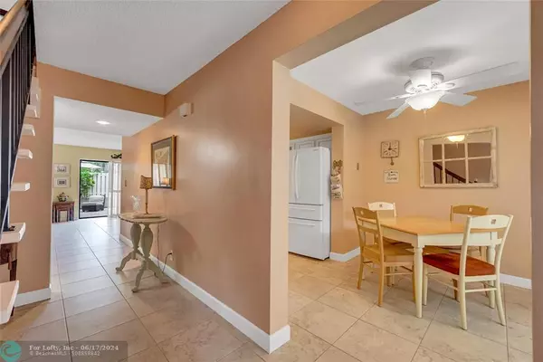 Hollywood, FL 33021,105 Bonnie Brae Way  #105