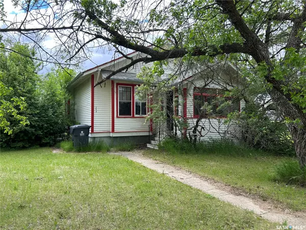 175 Prairie AVENUE,  Briercrest,  SK S0H 0K0