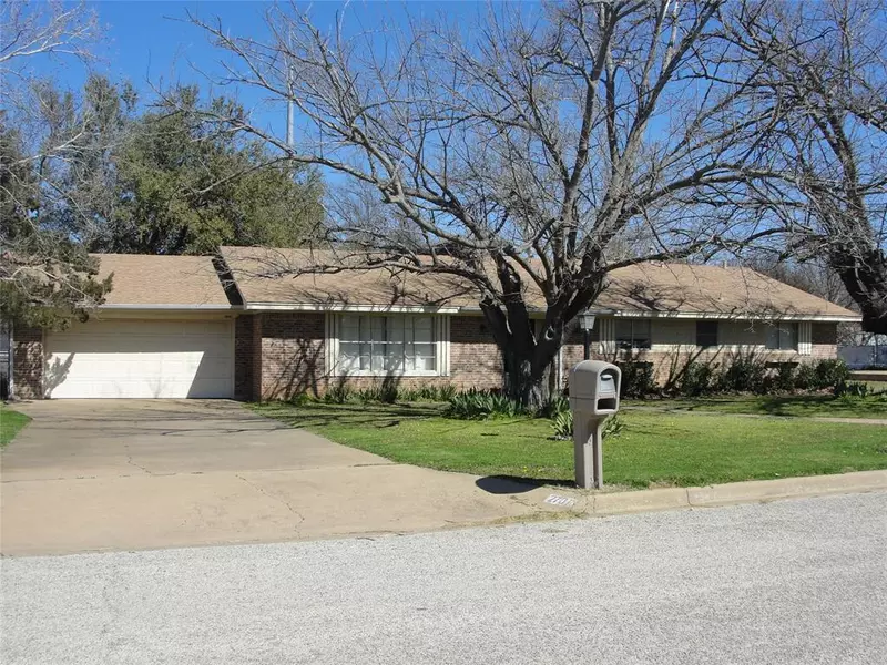 2701 Hilley Drive, Mineral Wells, TX 76067