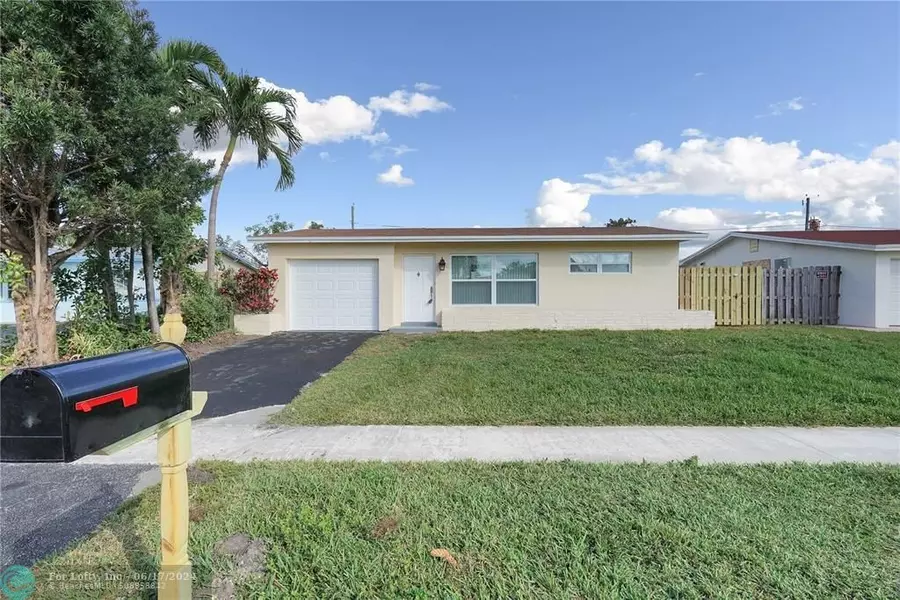 9165 NW 26th St, Sunrise, FL 33322