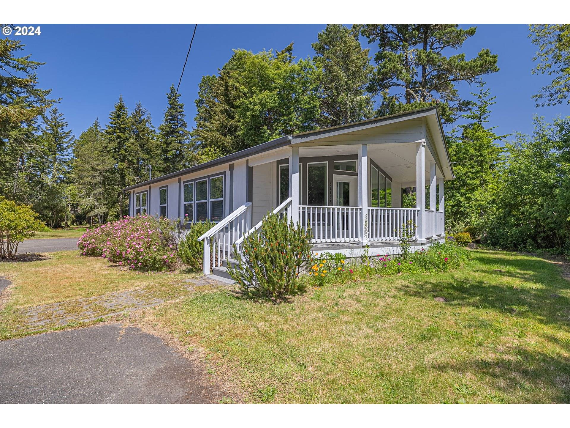 67438 SPINREEL RD, North Bend, OR 97459