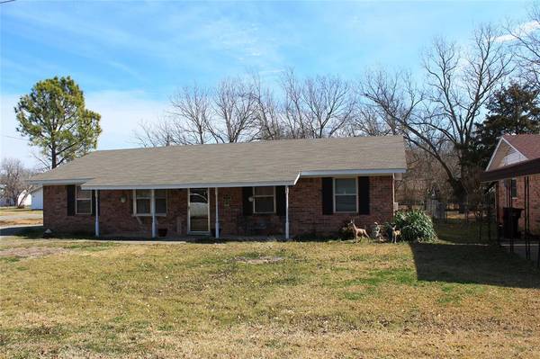 201 S Main, Savoy, TX 75479