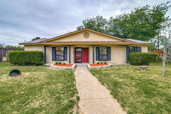 1605 Mosswood Circle, Garland, TX 75042