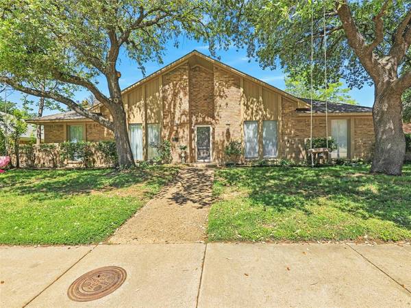 10231 Lawler Road,  Dallas,  TX 75243