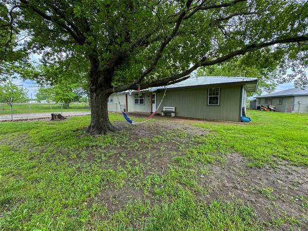 Bonham, TX 75418,453 County Road 3011