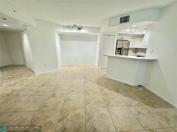 Fort Lauderdale, FL 33316,2005 SE 10th Ave  #416