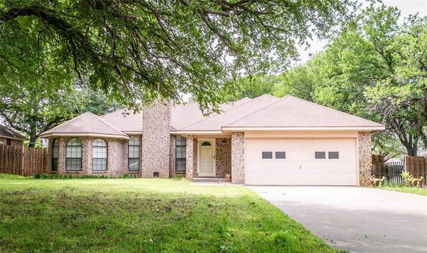 1516 S Rodgers Drive, Graham, TX 76450