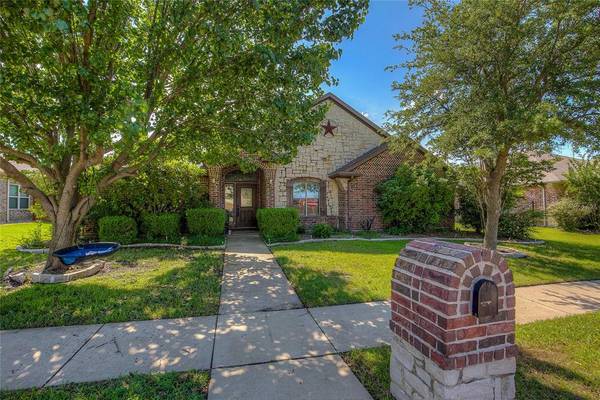 1313 Whispering Glen, Royse City, TX 75189