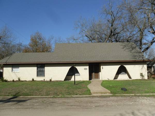 107 NE 7th Street, Hubbard, TX 76648