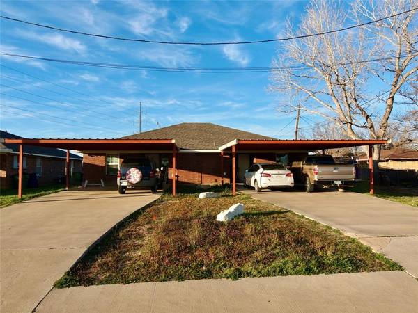 1529/1531 Old Jacksboro Road, Graham, TX 76450