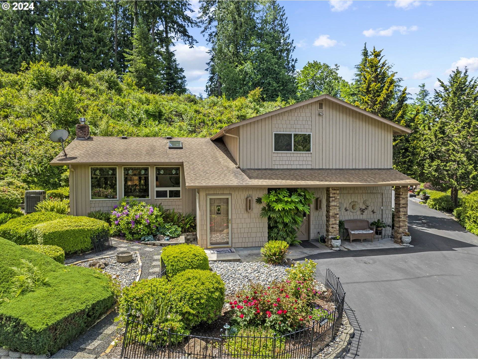 979 SANDY BEND RD, Castle Rock, WA 98611