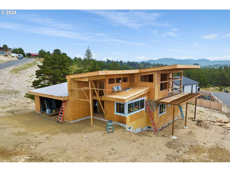 496 Sea View DR, Manzanita, OR 97130