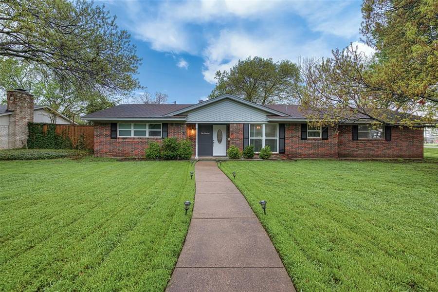 100 Auburn, Waxahachie, TX 75165