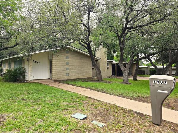 3907 Oakdale Drive,  Brownwood,  TX 76801