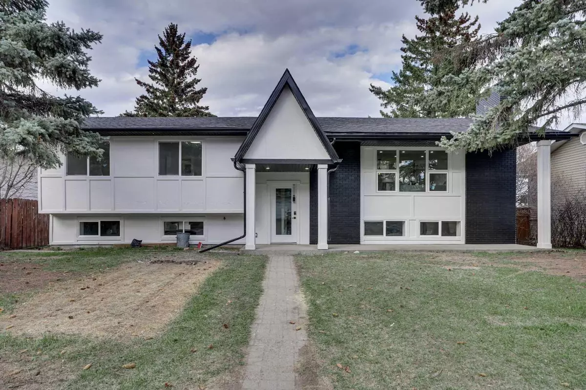 Calgary, AB T2W 0S1,36 Snowdon CRES SW