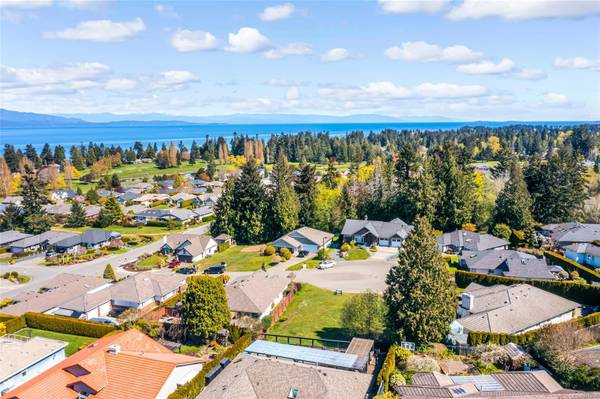 Qualicum Beach, BC V9K 2J9,545 Sandwedge Close