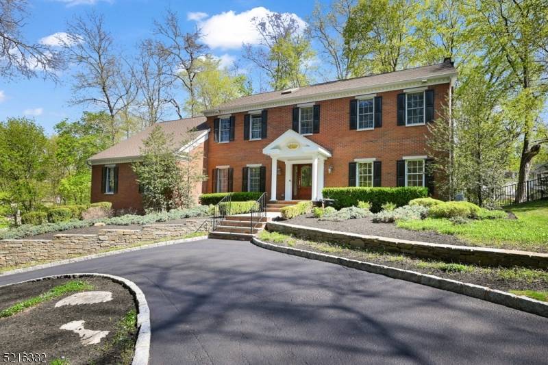 689 Ramapo Valley Rd, Oakland Boro, NJ 07436