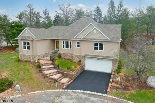 Hardyston Twp., NJ 07419,18 Post Oak Ct