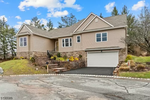 Hardyston Twp., NJ 07419,18 Post Oak Ct