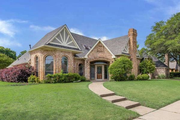 521 Winston Street,  Grand Prairie,  TX 75052