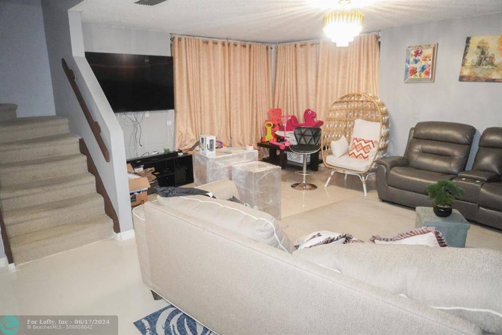 North Lauderdale, FL 33068,[StreetName,UnitNumber,StreetNumber,StreetDirPrefix]