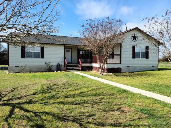 411 Sullivan Street, Bangs, TX 76823