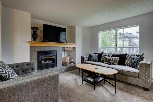 Calgary, AB T3M 1E5,142 Cramond CIR SE